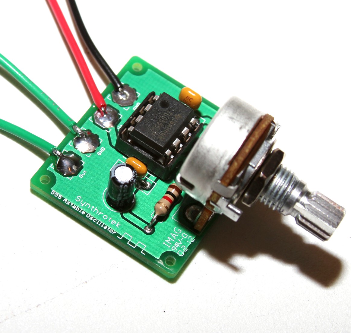 A Simple 555 PWM Circuit with Motor Example