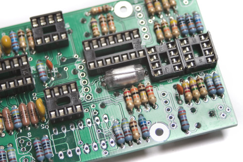 MST VCO Poly Cap Placement